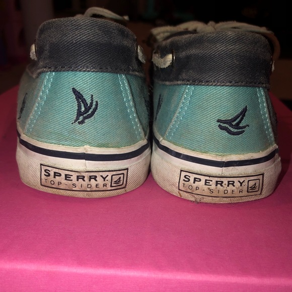 Women’s Sperry’s. - Picture 2 of 4